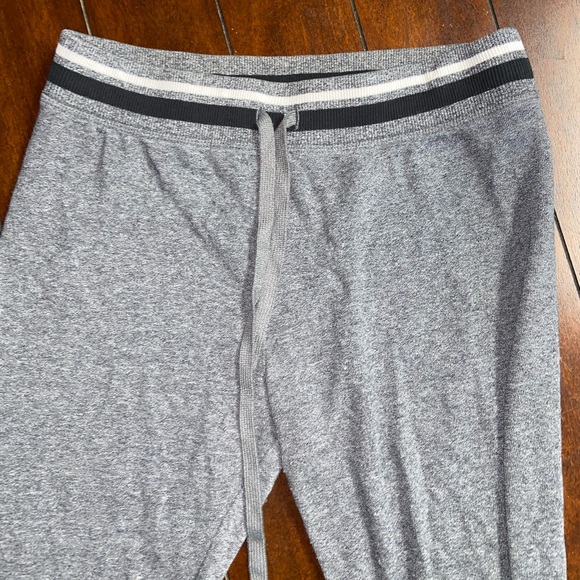 SO Perfect Jogger Grey Pants Women’s XS - Picture 2 of 4